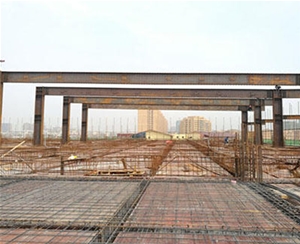 鋼結構施工現(xiàn)場