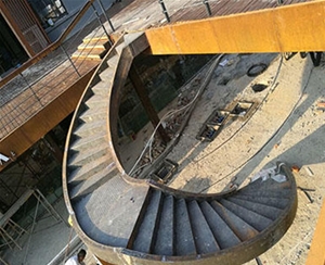 鋼結構施工現(xiàn)場